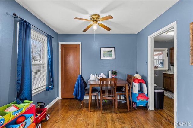 10812 Saint Francis Lane, St Louis, MO 63074