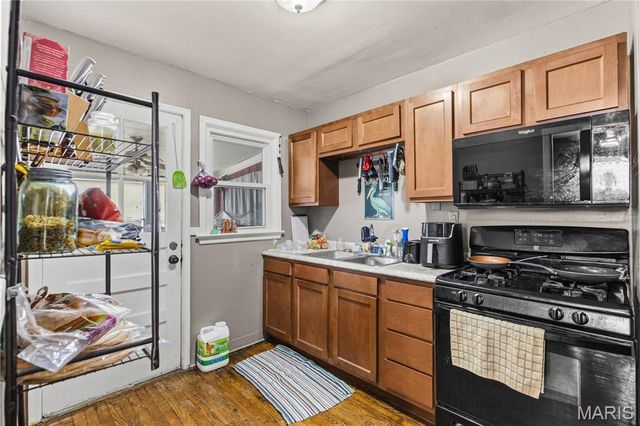 10812 Saint Francis Lane, St Louis, MO 63074