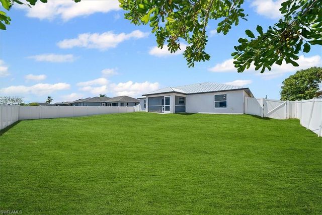 322 NE 26th TER, Cape Coral, FL 33909