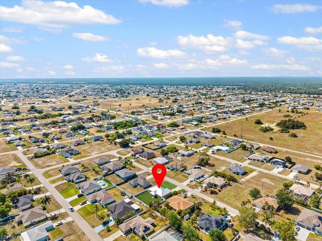322 NE 26th TER, Cape Coral, FL 33909