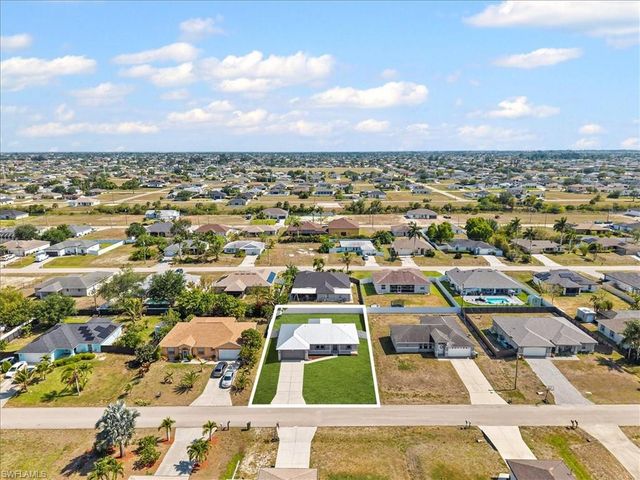 322 NE 26th TER, Cape Coral, FL 33909