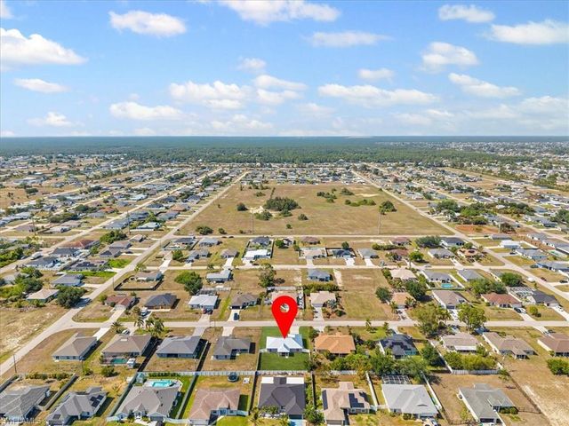 322 NE 26th TER, Cape Coral, FL 33909