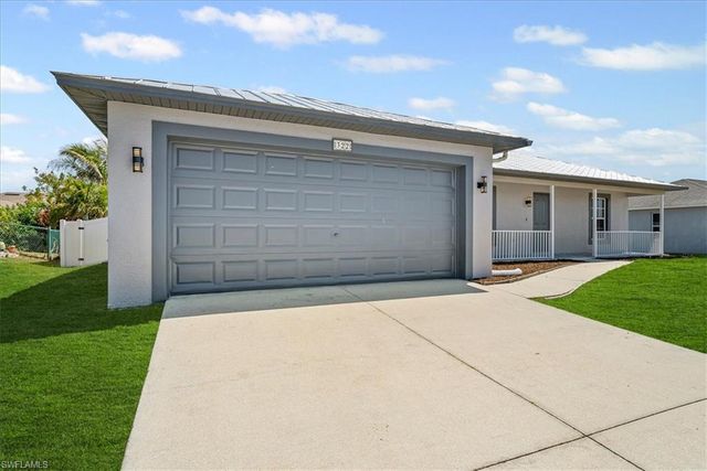 322 NE 26th TER, Cape Coral, FL 33909