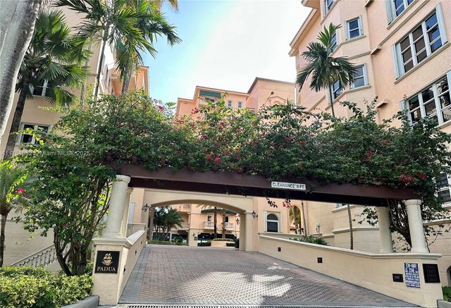 13633 Deering Bay Dr 256, Coral Gables, FL 33158