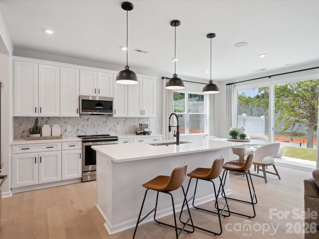 705 Bowery Place, Cramerton, NC 28032