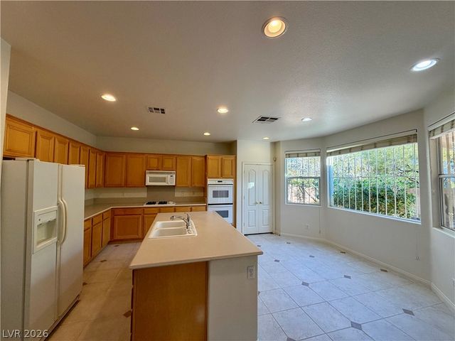 2736 CAROLINA BLUE Avenue, Henderson, NV 89052