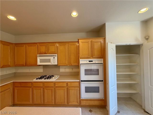 2736 CAROLINA BLUE Avenue, Henderson, NV 89052