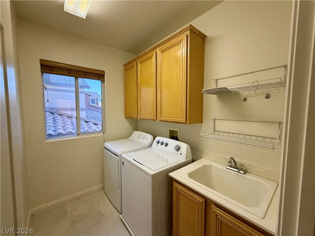 2736 CAROLINA BLUE Avenue, Henderson, NV 89052