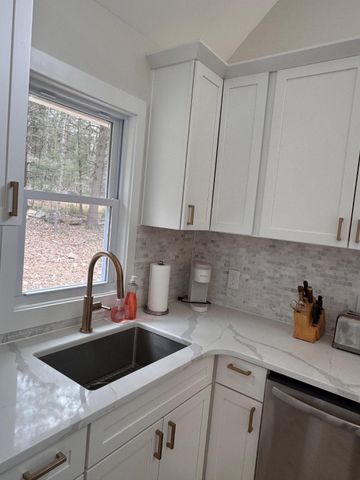 656 WILDLIFE DR, Lost City, WV 26810