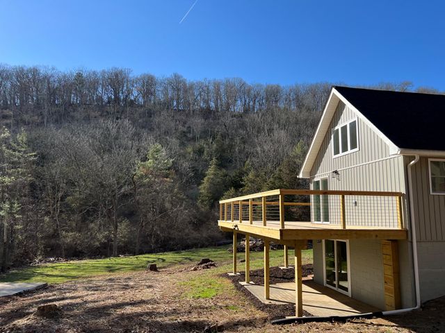 656 WILDLIFE DR, Lost City, WV 26810