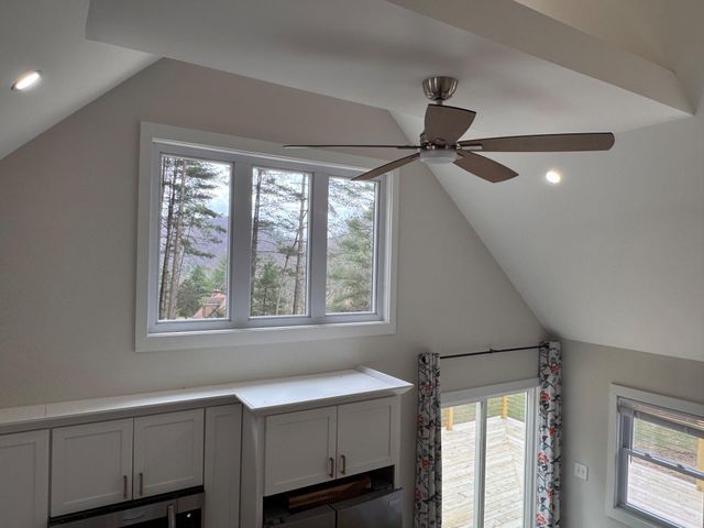 656 WILDLIFE DR, Lost City, WV 26810