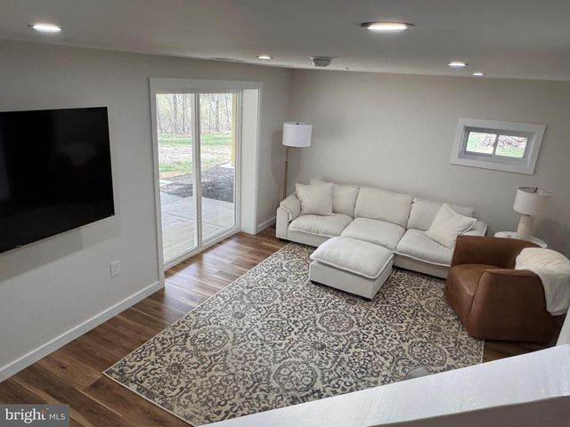 656 WILDLIFE DR, Lost City, WV 26810