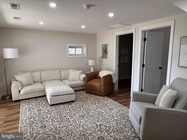 656 WILDLIFE DR, Lost City, WV 26810