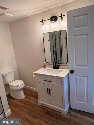 656 WILDLIFE DR, Lost City, WV 26810