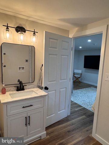 656 WILDLIFE DR, Lost City, WV 26810