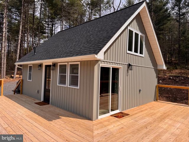 656 WILDLIFE DR, Lost City, WV 26810