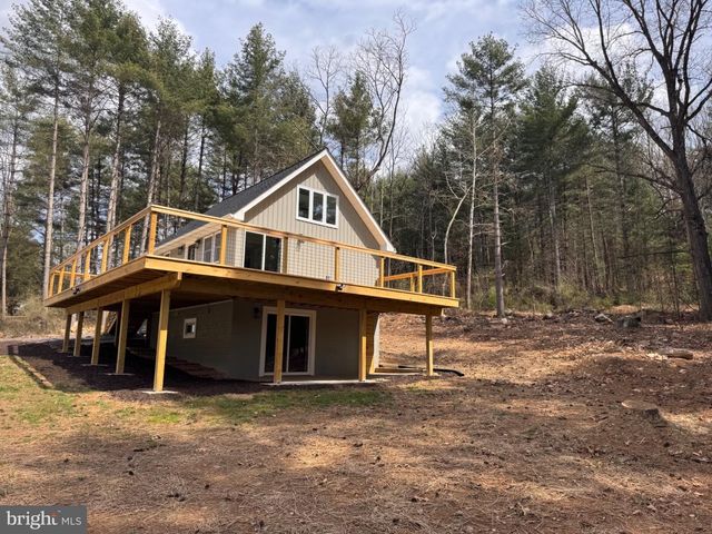 656 WILDLIFE DR, Lost City, WV 26810