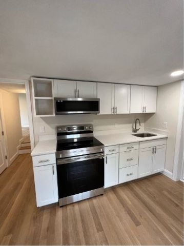 568 Main 7, Woburn, MA 01801