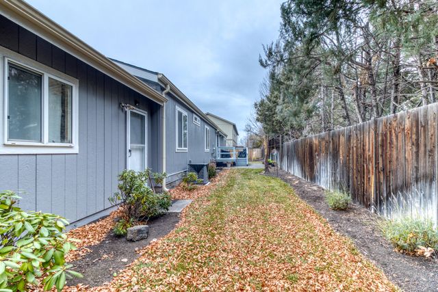 1188 NE 27th Street 19, Bend, OR 97701