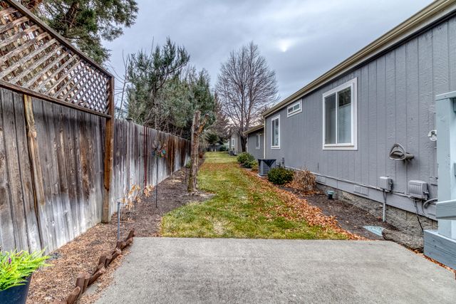1188 NE 27th Street 19, Bend, OR 97701