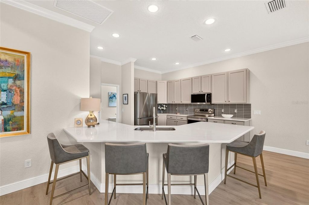 Image 17 of property listing at 10089 LAKE MIONA WAY, Oxford, FL 34484