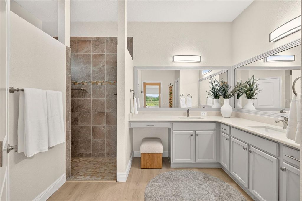 Image 32 of property listing at 10089 LAKE MIONA WAY, Oxford, FL 34484