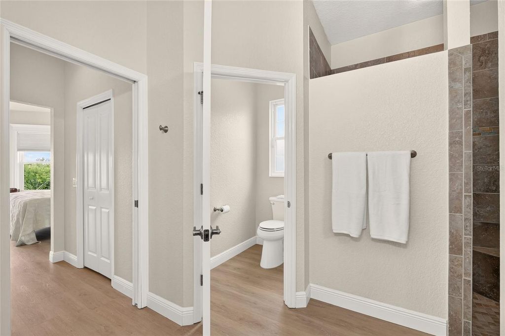 Image 34 of property listing at 10089 LAKE MIONA WAY, Oxford, FL 34484