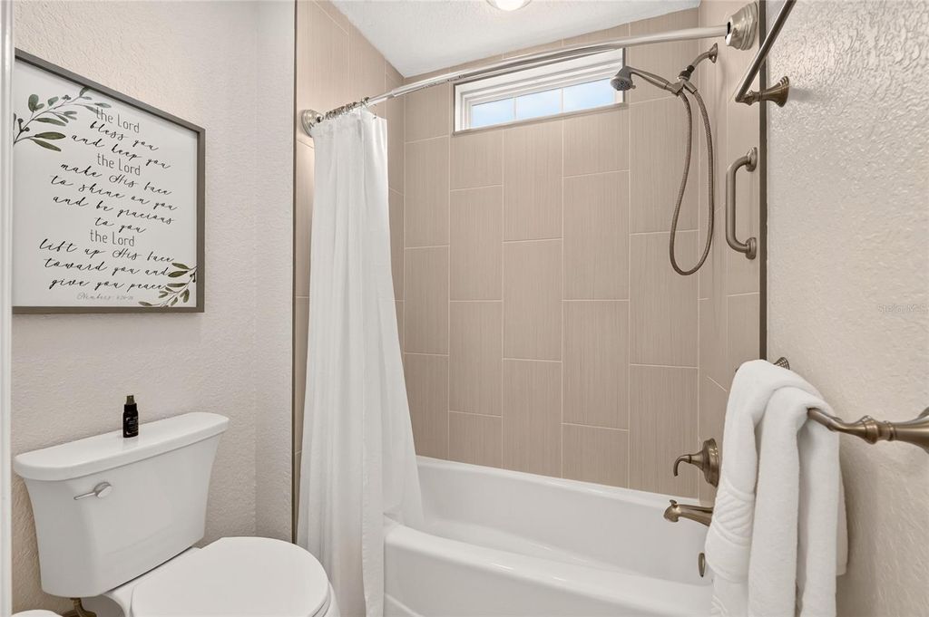 Image 39 of property listing at 10089 LAKE MIONA WAY, Oxford, FL 34484