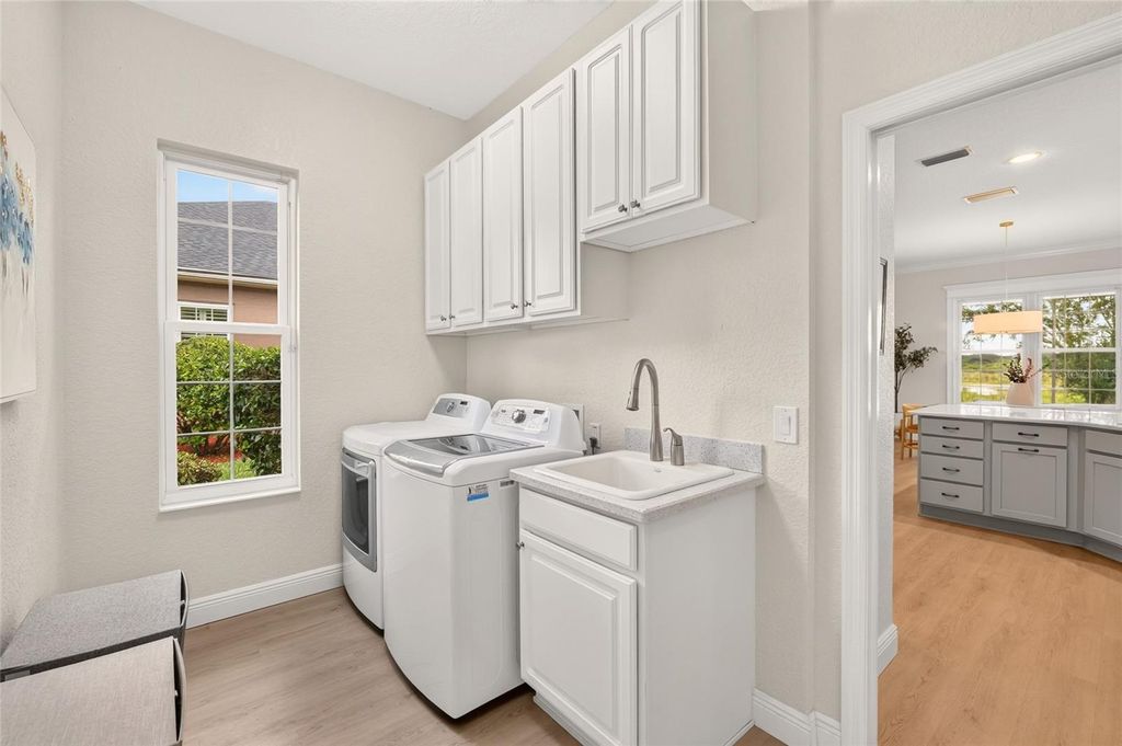 Image 43 of property listing at 10089 LAKE MIONA WAY, Oxford, FL 34484