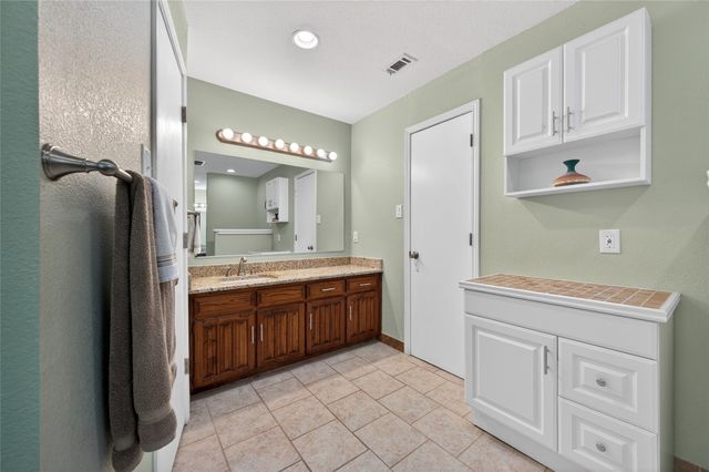 3917 Felisa Place, Fort Worth, TX 76133