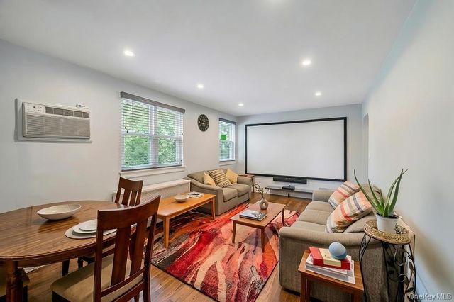 261-10 Langston Avenue G99E, Glen Oaks, NY 11004