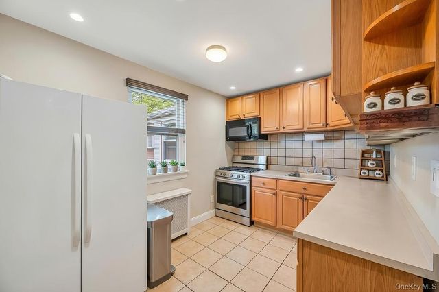 261-10 Langston Avenue G99E, Glen Oaks, NY 11004