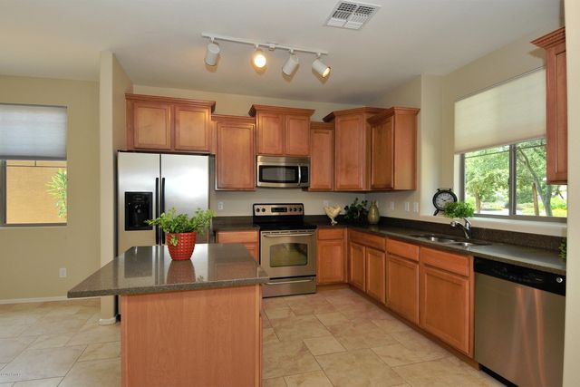 4351 E SELENA Drive, Phoenix, AZ 85050