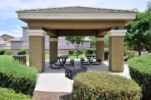 4351 E SELENA Drive, Phoenix, AZ 85050