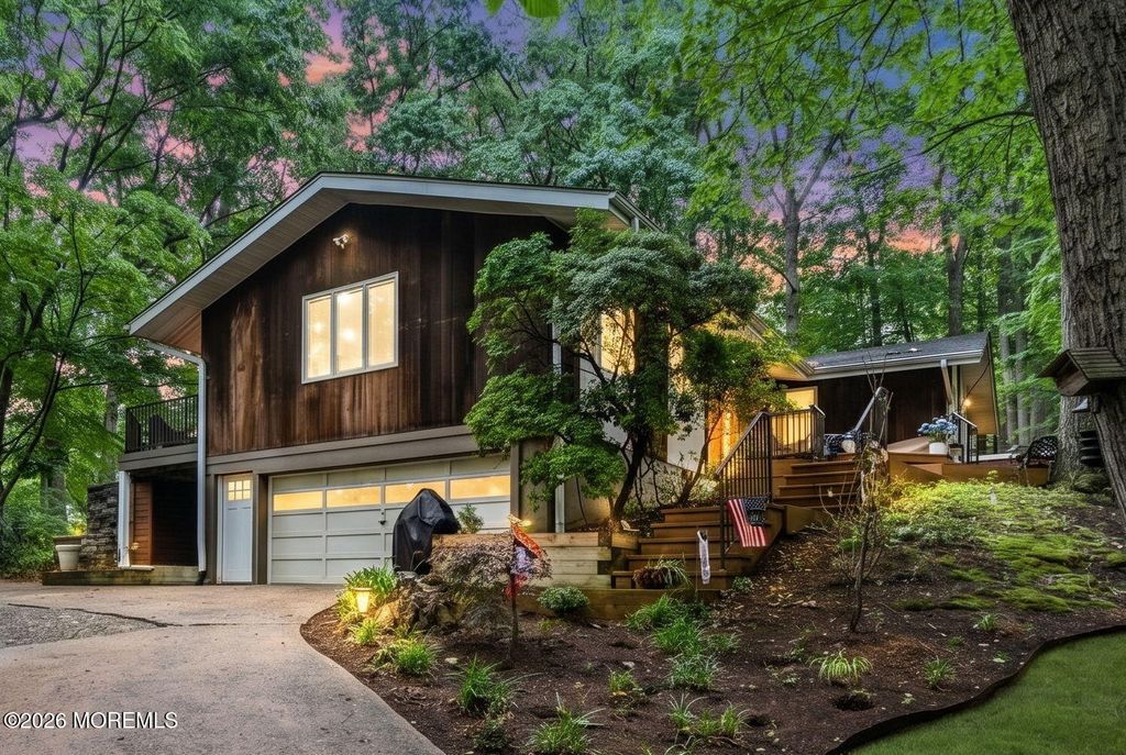 12 Georjean Drive, Holmdel, NJ 07733