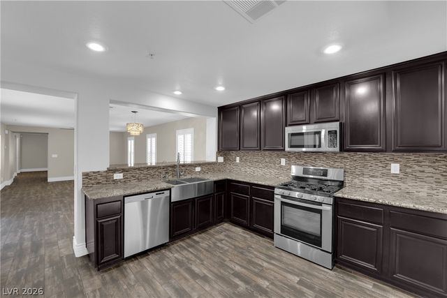 646 Monument Point Street, Henderson, NV 89002