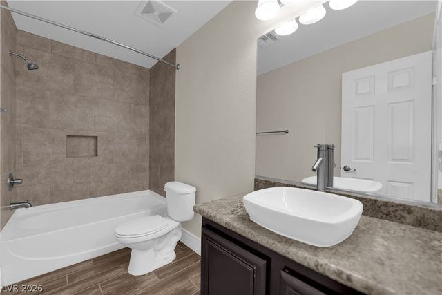 646 Monument Point Street, Henderson, NV 89002