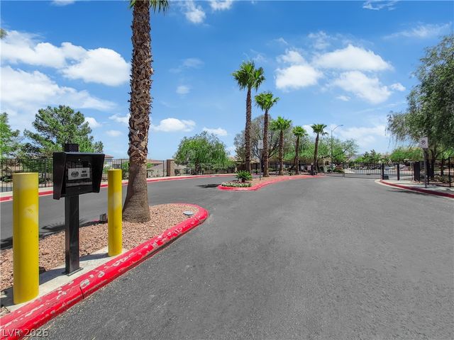 646 Monument Point Street, Henderson, NV 89002