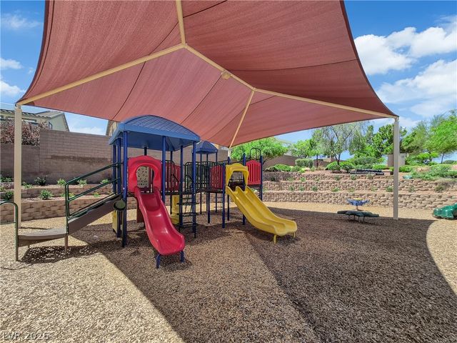 646 Monument Point Street, Henderson, NV 89002