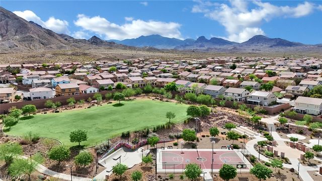 646 Monument Point Street, Henderson, NV 89002