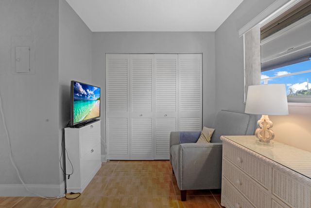 306 S Circle Dr S S 203, Boynton Beach, FL 33435