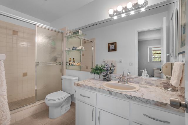 306 S Circle Dr S S 203, Boynton Beach, FL 33435