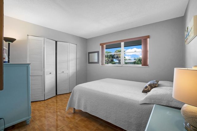 306 S Circle Dr S S 203, Boynton Beach, FL 33435