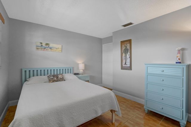 306 S Circle Dr S S 203, Boynton Beach, FL 33435