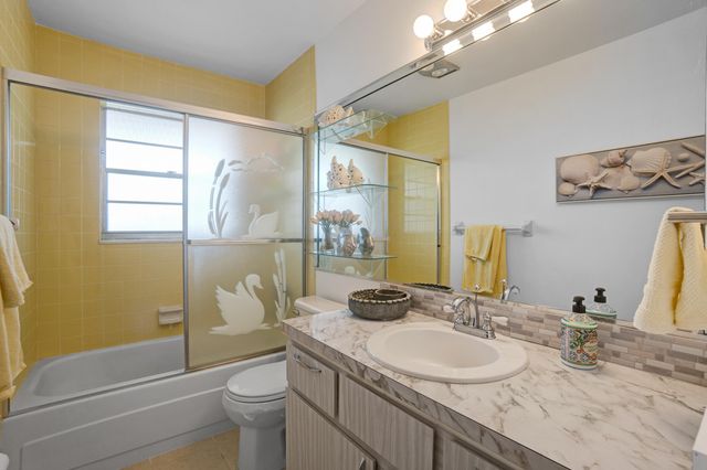 306 S Circle Dr S S 203, Boynton Beach, FL 33435