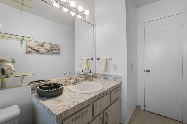 306 S Circle Dr S S 203, Boynton Beach, FL 33435