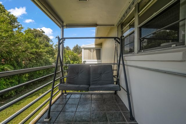 306 S Circle Dr S S 203, Boynton Beach, FL 33435