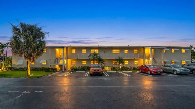 306 S Circle Dr S S 203, Boynton Beach, FL 33435