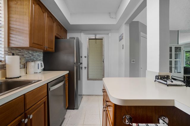 306 S Circle Dr S S 203, Boynton Beach, FL 33435