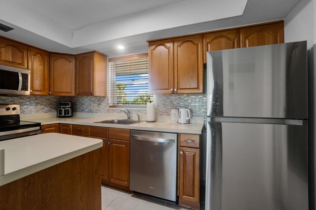 306 S Circle Dr S S 203, Boynton Beach, FL 33435